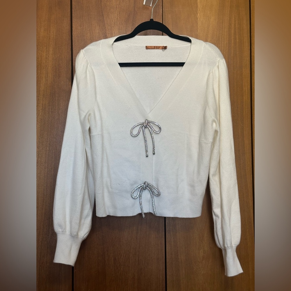 Ivory V-Neck with glittery bows